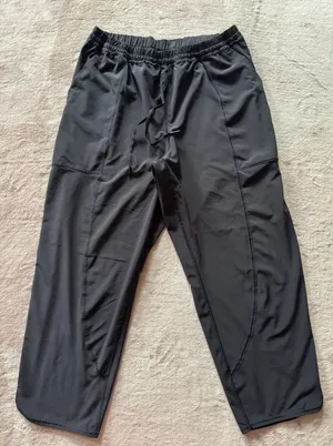 Lululemon Women's Final Play Loose‎ Fit Cropped Yoga Pants Black Size 10 thumbnail 1