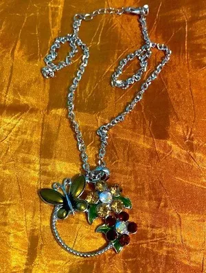 Butterfly chain thumbnail 1