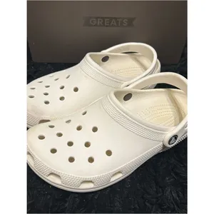 CROCS white clogs mules sandals shoes women’s 9 / mens 7 Preowned thumbnail 2