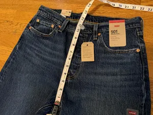 Levi's 501 Women's Straight Leg Blue Jeans size 29 x 32 thumbnail 8