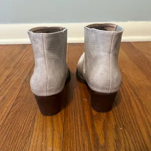 Stylish Western Ankle Boots Tan Size 7.5 thumbnail 3
