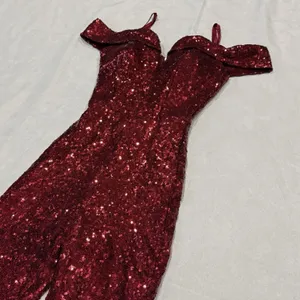 B. SMART Burgundy Sequin Prom Jumpsuit Off-The-Shoulder Sweetheart Gala Size 3/4 thumbnail 3