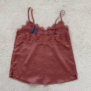 Abercrombie lace trim cami xs thumbnail 2