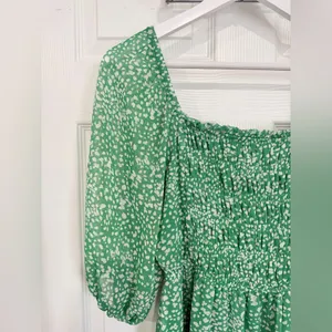 Sienna Sky Green Off the Shoulder Cottage Smocked Babydoll Mini Dress Speckled - Medium thumbnail 6