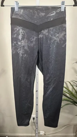 L28. ZYIA Active Metallic Reptile Snakeskin High Rise Leggings Women’s 6-8 Black thumbnail 1