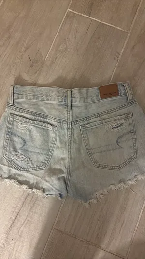 American Eagle Destructed cutoff jeans thumbnail 2