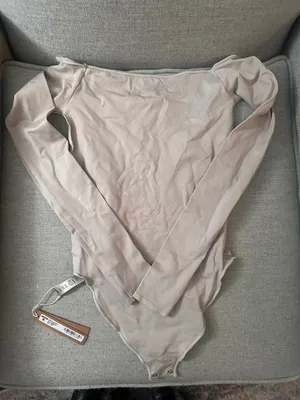 SKIMS Essential Off The Shoulder Bodysuit thumbnail 3
