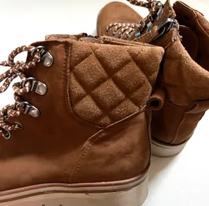 Caslon Brown Water Resistant Lace Up Boots thumbnail 5