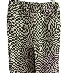 Princess Polly Women's Flared Checkerboard Pants Size 0‎ Black and White thumbnail 5