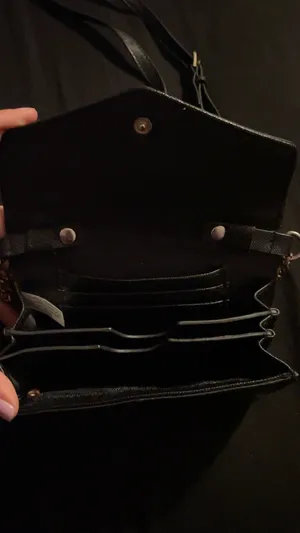 Guess Crossbody thumbnail 3