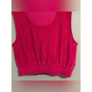 Daily Drills Hot Pink Terry Cloth Cropped Tank Top Women’s Size Medium / Large thumbnail 4
