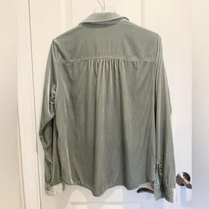 ANTHROPOLOGIE MAEVE Karina Velvet Button Down Top in Sage Green size 10‎ thumbnail 3