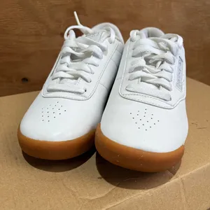 Reebok Women's White Trainers thumbnail 5