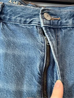 American Eagle Outfitters Medium Wash Distressed High Rise Mom Jeans Size 14 thumbnail 8