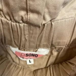 Ci Sono 𝅺 Tan High Waisted Shorts thumbnail 4