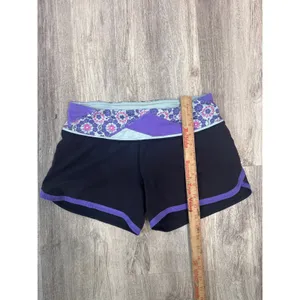 Lululemon Groovy Run shorts in Black Power Purple Flora Run Speed‎ Short Size 6 thumbnail 7