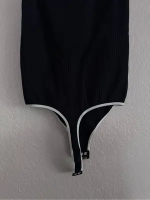 Guess • Bodysuit • Medium • Black White • Sleeveless thumbnail 5