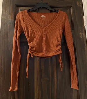 Hollister Women's Rust Ribbed Button-Front Long Sleeve Baby Tee thumbnail 1