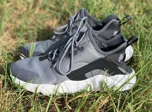 Nike Women Air Huarache Run Ultra (Black / Grey) thumbnail 3
