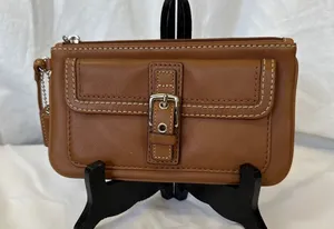 Coach Vintage Soho Leather Buckle Slim Envelope WalleWristlet Hand Bag EUC thumbnail 1