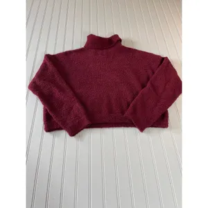 Lulus Womens Burgundy Fuzzy Knit Cropped Turtleneck Sweater Size M Wool Blend thumbnail 2