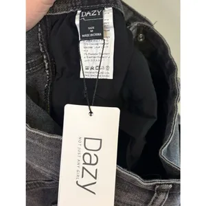 Dazy High-Rise Black Washed Women’s Jeans Size Medium NWT thumbnail 4