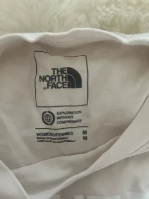 The North Face Women’s T-Shirt thumbnail 2