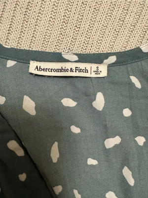 Abercrombie & Fitch Puff-Sleeve Blouse thumbnail 3