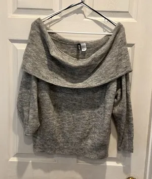 H&M Divided Womens Gray‎ Off the Shoulder Wool Alpaca Blend Knit Sweater Medium thumbnail 1