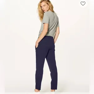 Lululemon On The Fly Woven Pants Navy Women’s 4 thumbnail 2