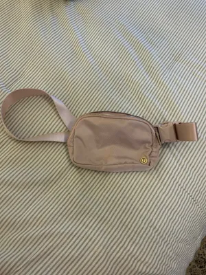 Lululemon Belt Bag thumbnail 4