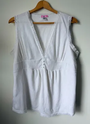 Y2k White Lace V thumbnail 1