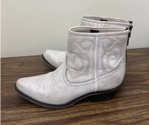 Laredo 3179 Womens 6.5 M White Leather Western Ankle Boots Back Zip Pointed Toe thumbnail 1