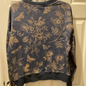 Umgee Blue and Tan Floral Crew Neck Sweater thumbnail 3