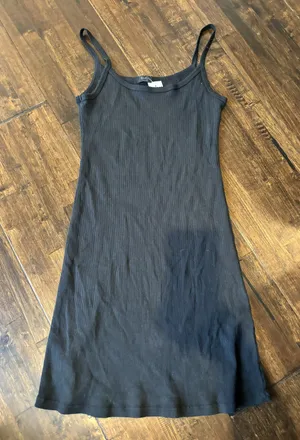 Dress thumbnail 1