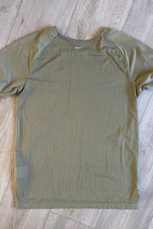 T-Shirt thumbnail 3