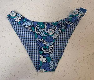 Roxy Reversible Bikini Bottoms Blue Floral Geometric Print Size Medium M‎ NWT thumbnail 1