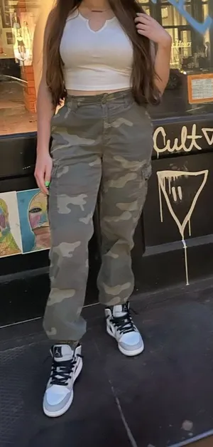American Eagle Cargo Pants thumbnail 1