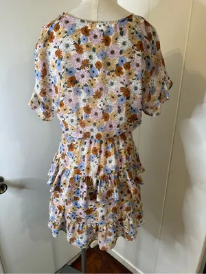 Astr Floral Tiered V-Neck Mini Dress in Beige, Blue, and Brown Sz XS thumbnail 4