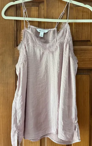 Nine West Cami Tank Top Women’s Large Dusty Rose Pink Lace Trim V Neck Satin thumbnail 1