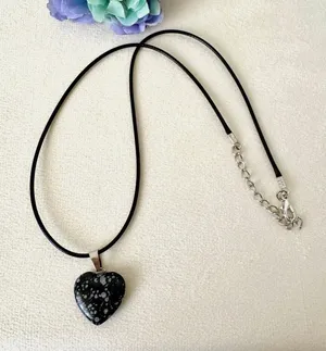 Heart Stone Necklace Black thumbnail 1