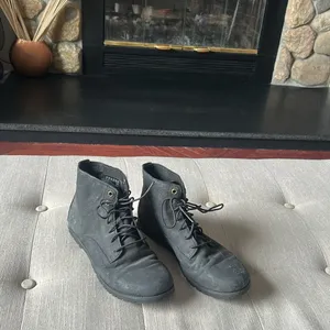 Timberland Joslin Chukka Boot - Women's Size 7.5 thumbnail 3