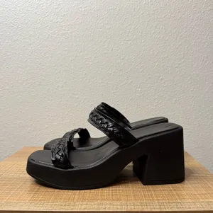 Black Platform Sandals Chunky Heel Size 8.5 thumbnail 3