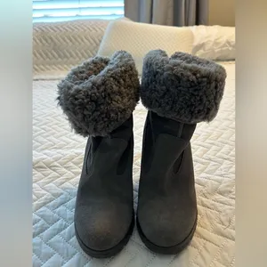 UGG Boots size 7 thumbnail 2