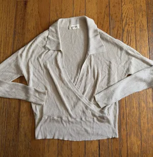 L'AGENCE Sweater Womens XS/S Beige Wrap V Neck Metallic Ribbed Knit Lightweight thumbnail 1