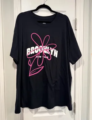 NWOT Anthropologie Size XL Oversized Graphic T-Shirt Black Brooklyn NY Floral thumbnail 1
