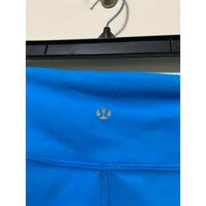 Lululemon Blue Reversible Crop Leggings Size 6‎ thumbnail 4