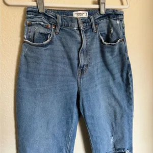 Abercrombie & Fitch Ankle Straight Ultra High Rise Jeans Sz 28 Short‎ Distressed thumbnail 6