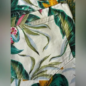 Vintage 90s jungle floral denim cotton jean shorts, size 4/6 thumbnail 7