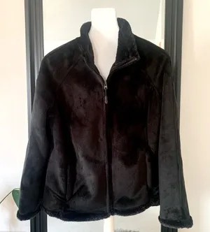 Black Faux Fur Super Soft Coat Size L thumbnail 1